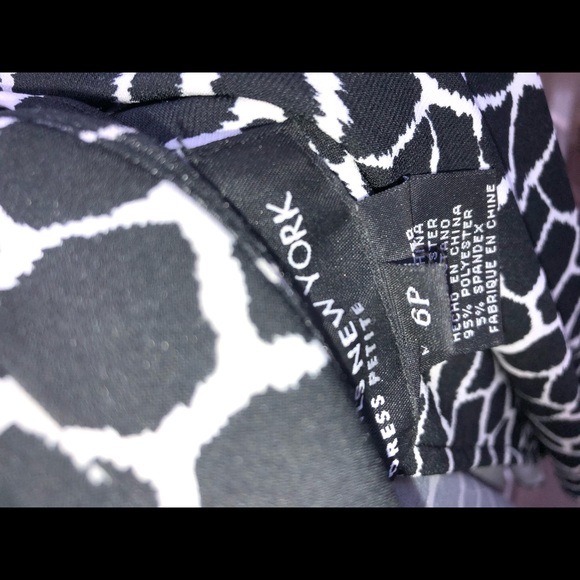 🌹 Jones New York wrap dress, size 6P. 🌹 - Picture 4 of 4